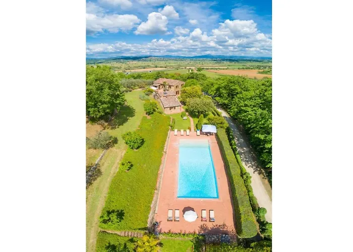 Bramasole Large Private Pool Wifi *
